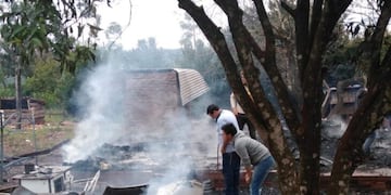 La joven quiso prender el fuego con combustible y las llamas se propagaron\u002E
