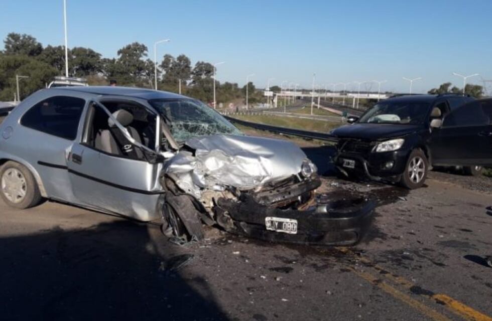 Colisionan dos vehículos en la Autovía 12, hay heridos