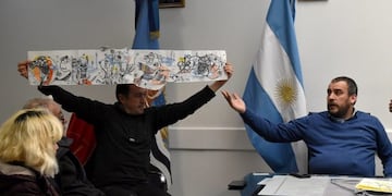 artistas con el intendente Facundo Prades por paseo del árbol