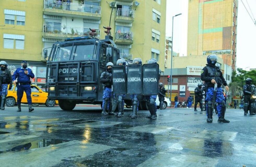 Protesta de la UTA: la Policía roció con gas pimienta a una mujer
