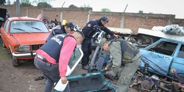 La banda se dedicaba al robo de autos con inhibidores de alarmas y hay al menos 12 detenidos\u002E