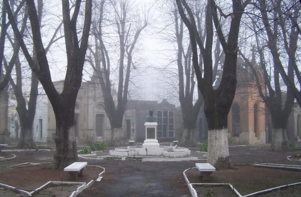 Proponen crear un cementerio de animales en La Plata