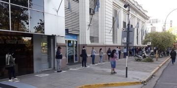 Las entidades bancarias extendieron el horario de atención\u002E