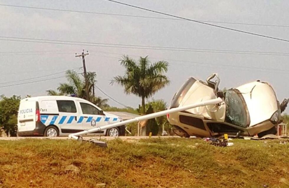 Laguna Naineck: Un policía perdió la vida cuando chocó contra el alumbrado público