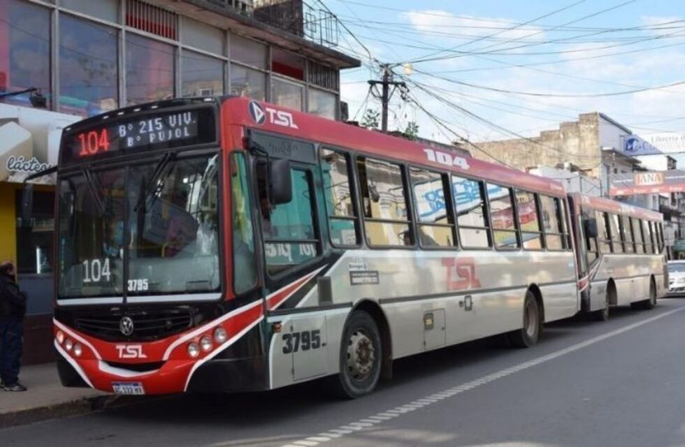 Paro de transporte: impiden la salida de los colectivos a la calle
