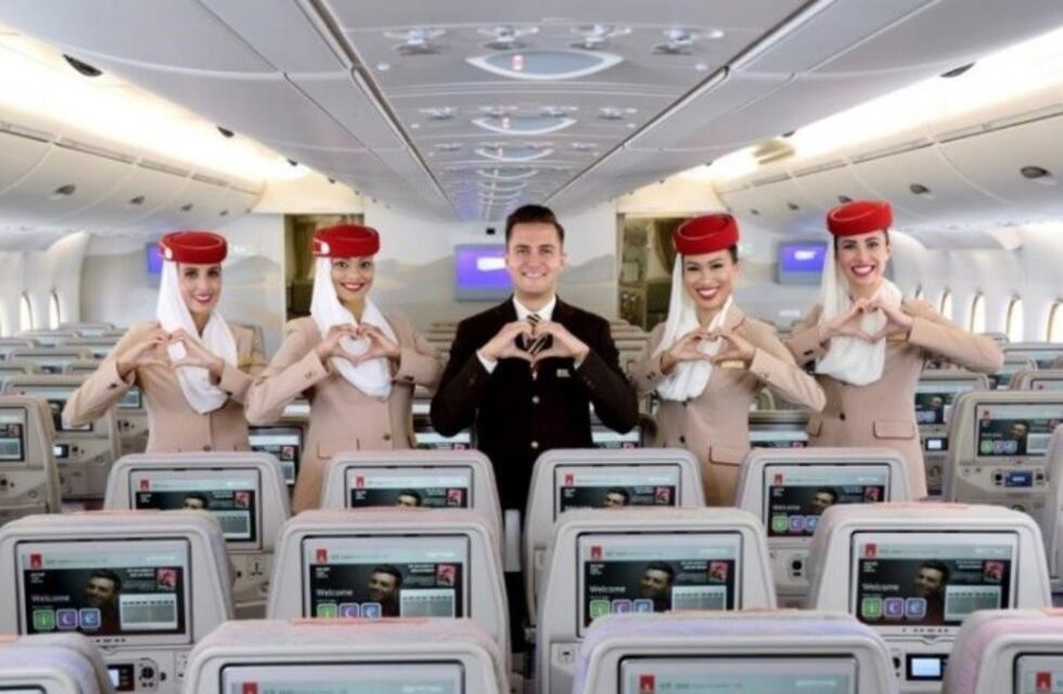 Cómo se viven las fiestas a bordo de un avión