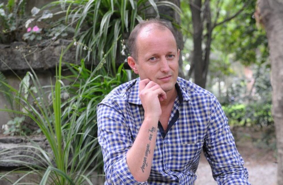 Martín Insaurralde continúa evolucionando en forma favorable, según el parte médico