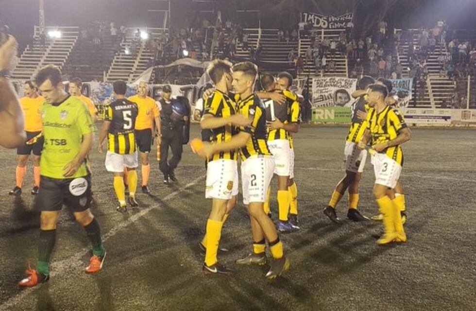 Olimpo goleó de visitante y vuelve a creer