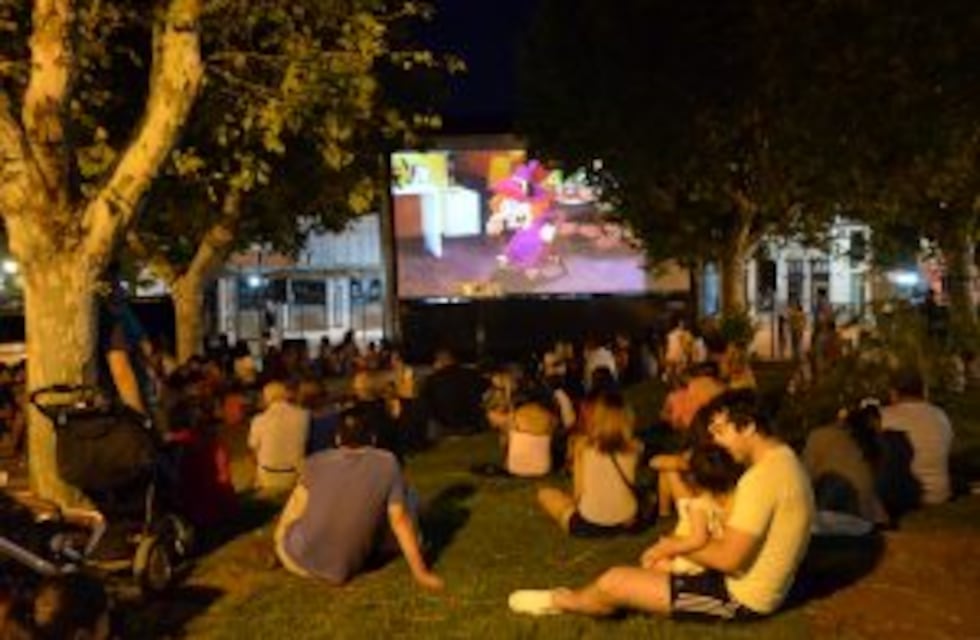 Comienza el ciclo de cine gratuito bajo las estrellas en Costa Alta