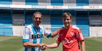 Nicolás Tagliafico y Lisandro López juntos en la previa al clásico\u002E Foto: Twitter\u002E