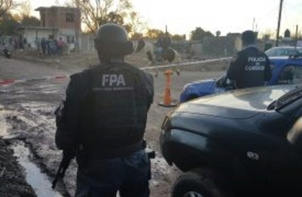 Detenidos y secuestro de drogas en barrio Villa Martínez