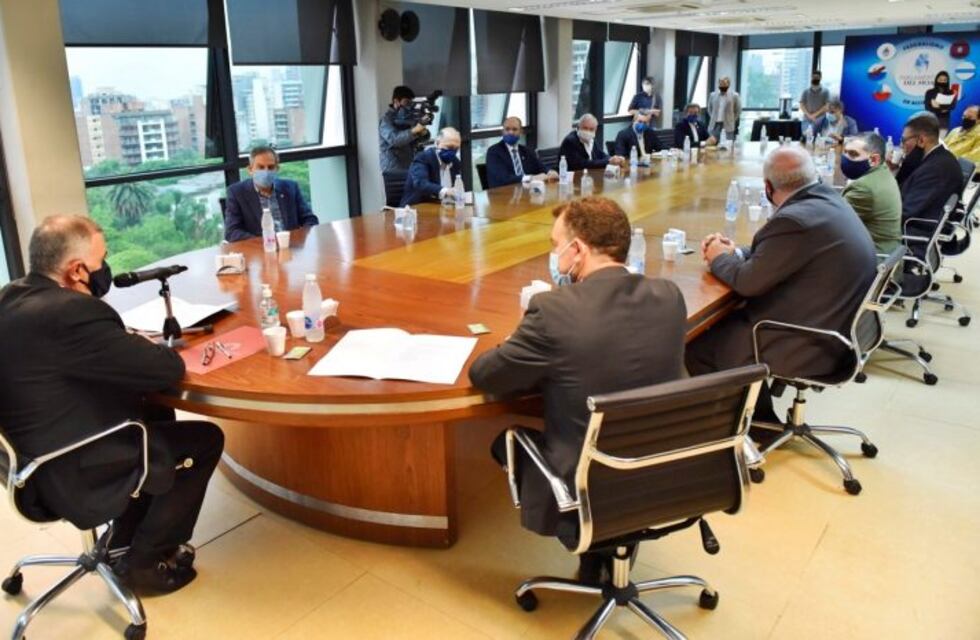 Legislatura: Jaldo y legisladores analizaron las cuencas hídricas de Tucumán