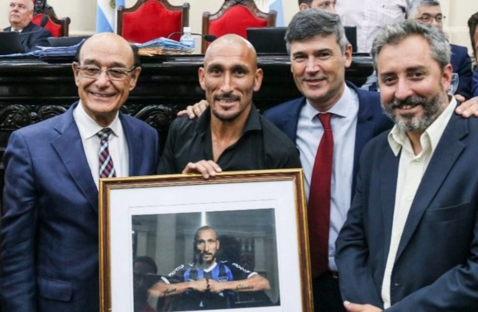 El homenaje al Cholo Guiñazú en la Legislatura