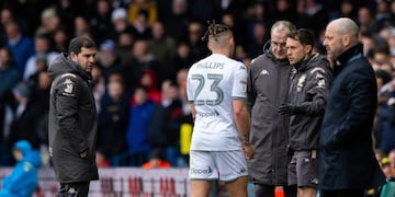 Leeds: Bielsa le regaló una camiseta de Newell's a un jugador de su equipo