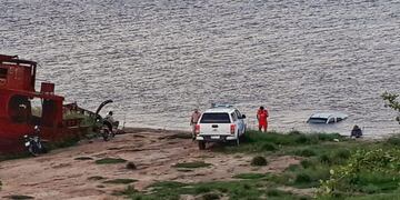 Los frenos del vehículo habrían fallado y se deslizó hasta caer en el río\u002E
