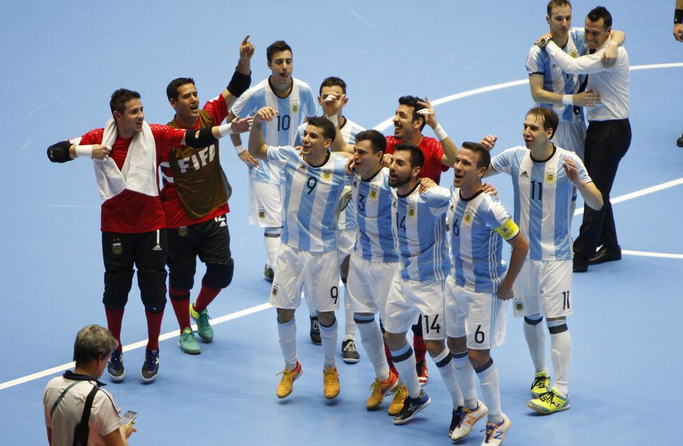 Argentina logró una agónica clasificación a cuartos de final del Mundial de Fútsal