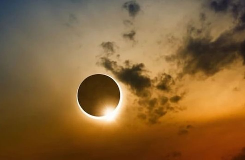 Expectativa a full para el eclipse en Córdoba: Vía País transmitirá en vivo el evento