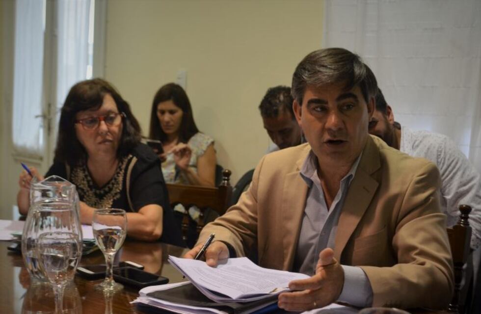 Urreta: Que sea el municipio quien se encargue de Colectividades