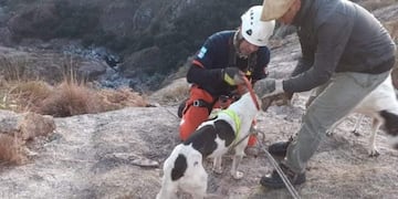 Hermoso acto de los bomberos voluntarios de Mina Clavero