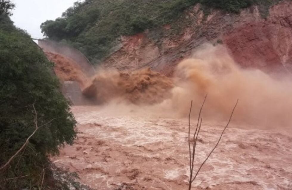 Los impactantes videos de las inundaciones en Salta