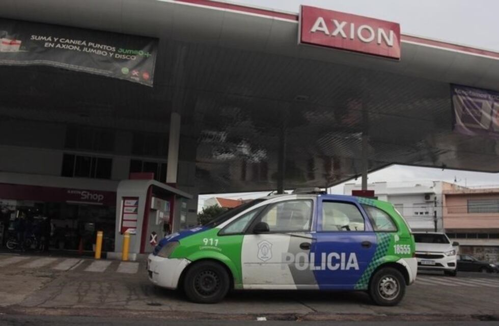 Robo y balacera en Ciudadela: hay cuatro heridos, uno señalado como el "entregador"