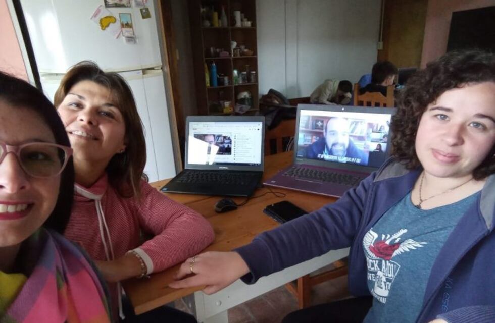 Docentes: "Pensar la enseñanza mediada por tecnología en pandemia"