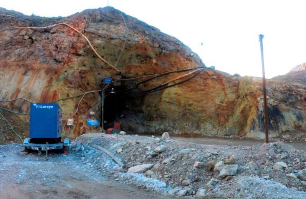 Chile declaró el estado de emergencia para ampliar la búsqueda de los dos mineros atrapados