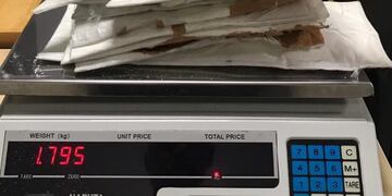 La droga incautada a un pasajero de ciudadanía argentina en Foz do Iguazú\u002E (Policía de Brasil)