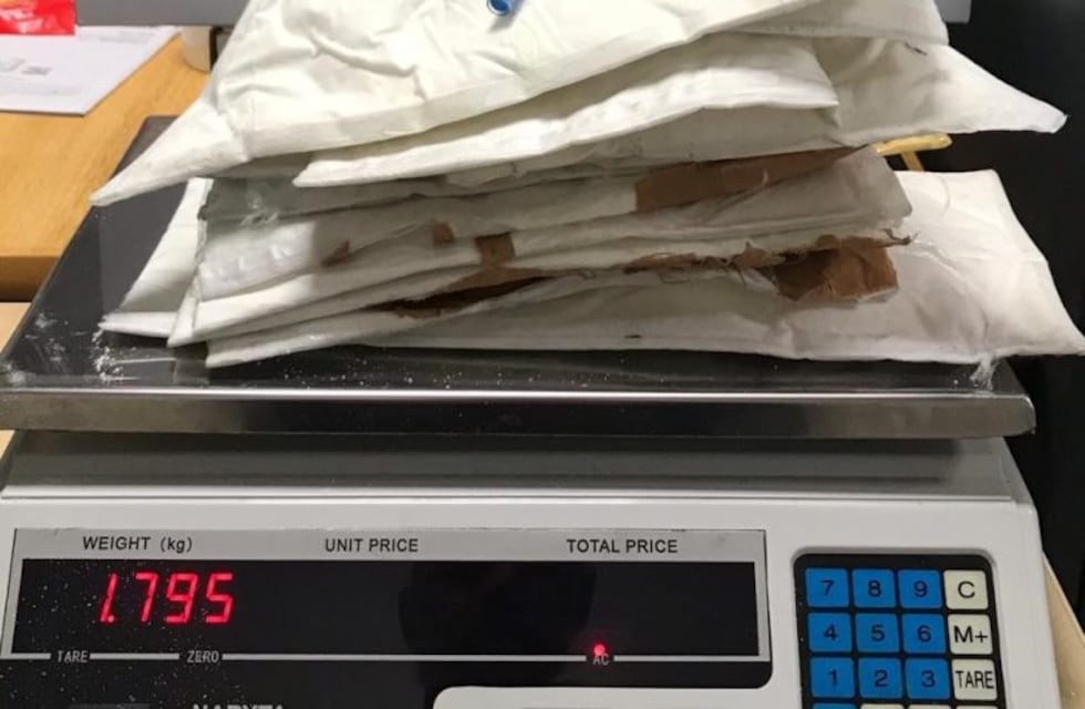 Un argentino preso en Foz con casi dos kilos de cocaína bajo el vendaje de sus piernas