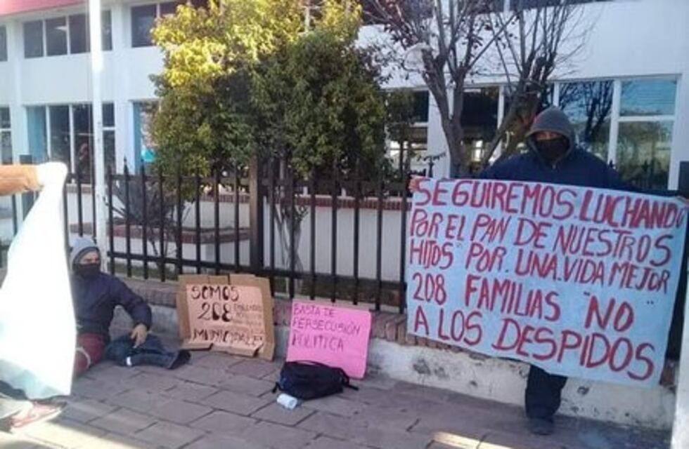 Arde Pico Truncado: protesta en la municipalidad