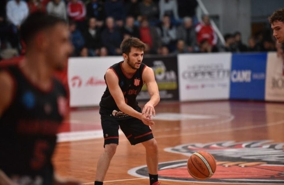 San Isidro arrancó con el pie derecho ante Barrio Parque