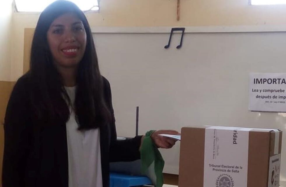 Una precandidata tuvo problemas para votar por usar el pañuelo verde