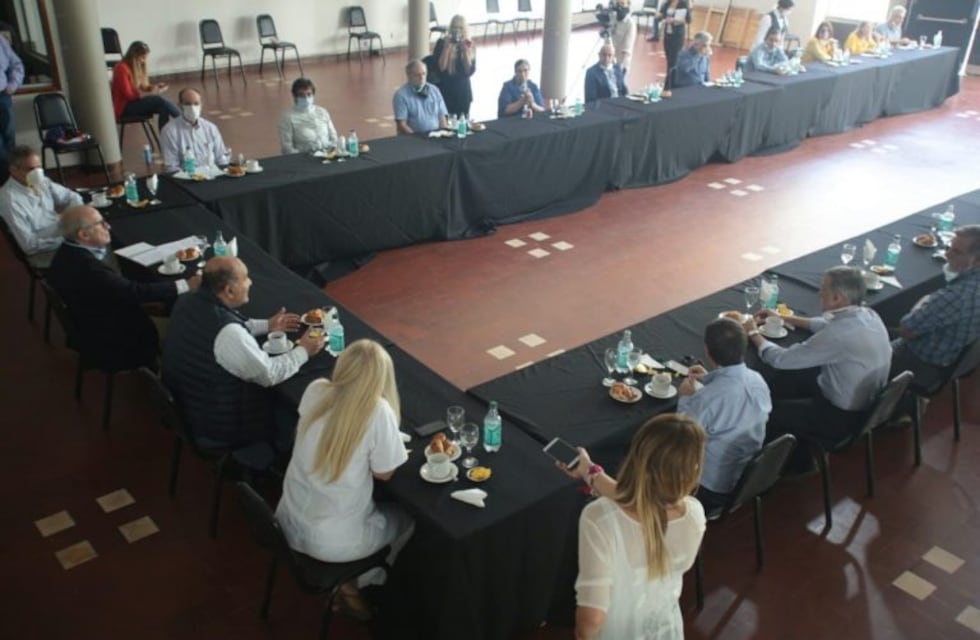 Manzur pide un "think tank" entre profesores y científicos de la UNT