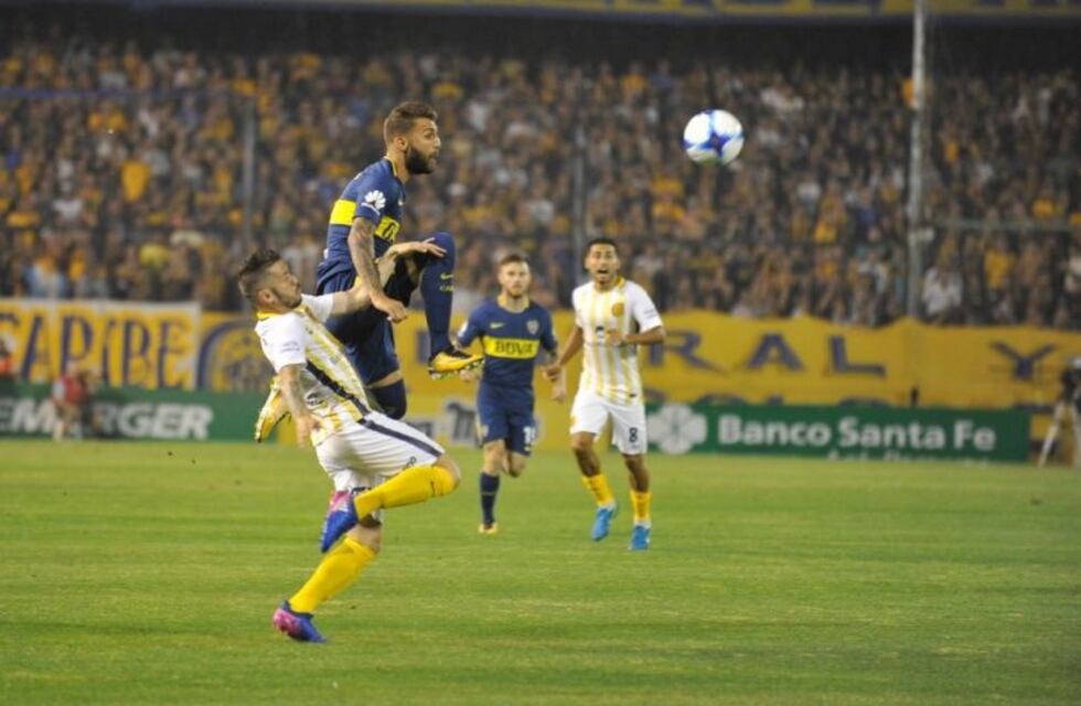 Central sufrió para vencer a Boca a pesar de que tuvo un jugador más