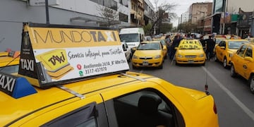 Marcha de taxistas al Concejo Deliberante\u002E