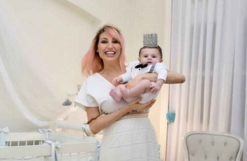 Vicky Xipolitakis mostró el nuevo cuarto de su bebé con Moria Casán en la cuna