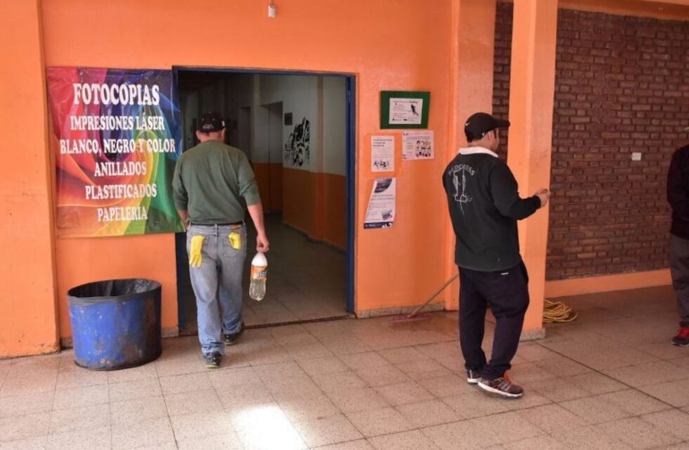 Limpiaron el colegio y los chicos volvieron a las aulas