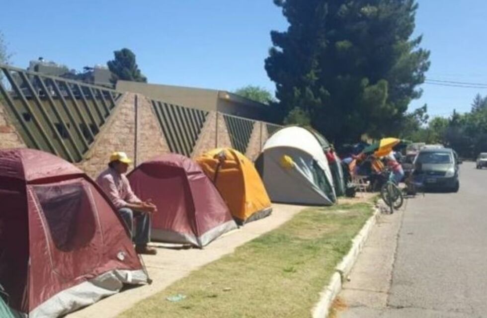 Tras el acampe, se agregó el turno tarde para estudiar enfermería en Plaza Huincul