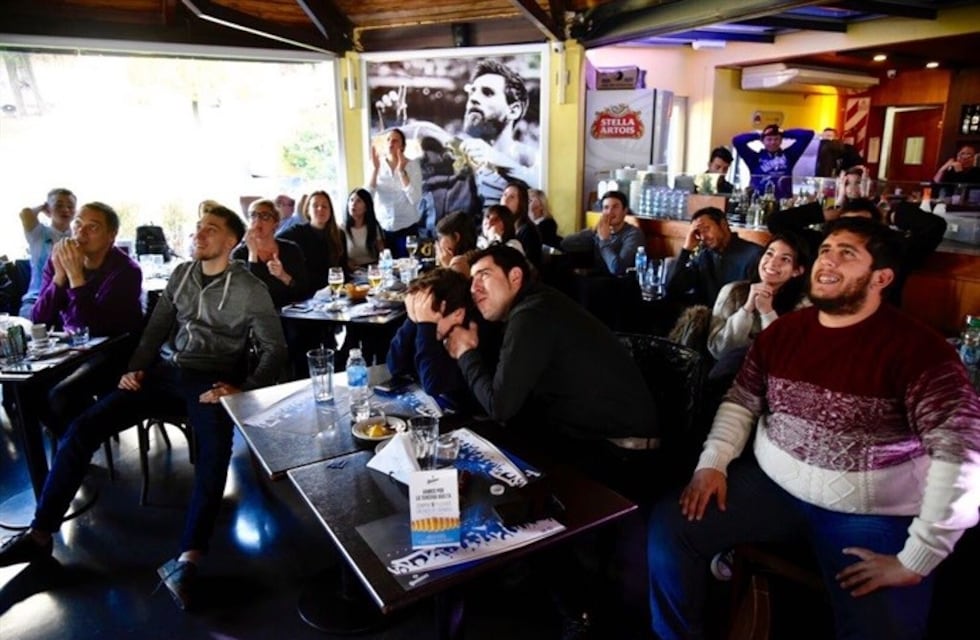 Bares rosarinos con 70 por ciento de reservas para ver el partido de Argentina