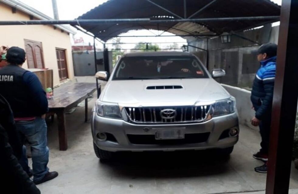 Barrio Cono Sur: buscaban una moto y encontraron una camioneta robada