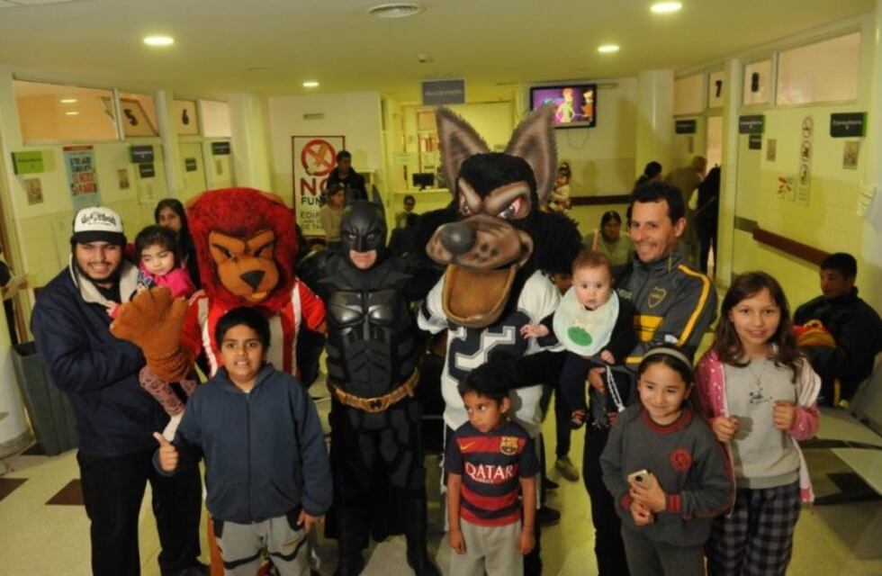Gimnasia, Estudiantes y el Batman de La Plata, juntos por una causa solidaria