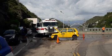 Accidente de dos autos de frente