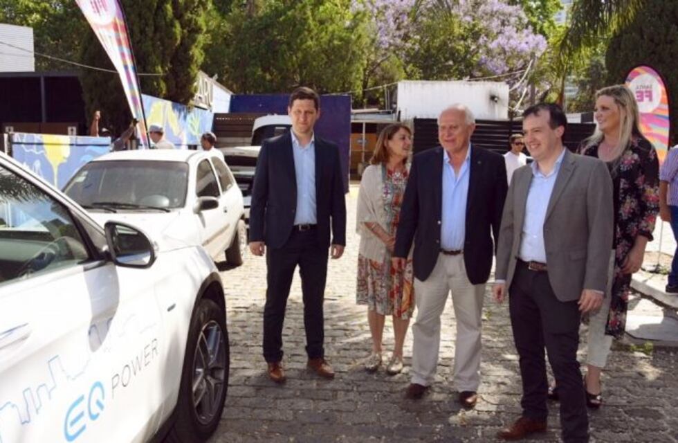 Santa Fe anunció la creación de la primera autopista eléctrica pero ya estaba en otra provincia