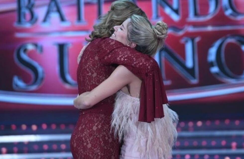 Debuto la mamá de Laurita Fernández en la pista del Bailando