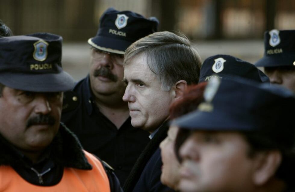 Julio César Grassi fue obligado a entregar una muestra de ADN para el registro de violadores