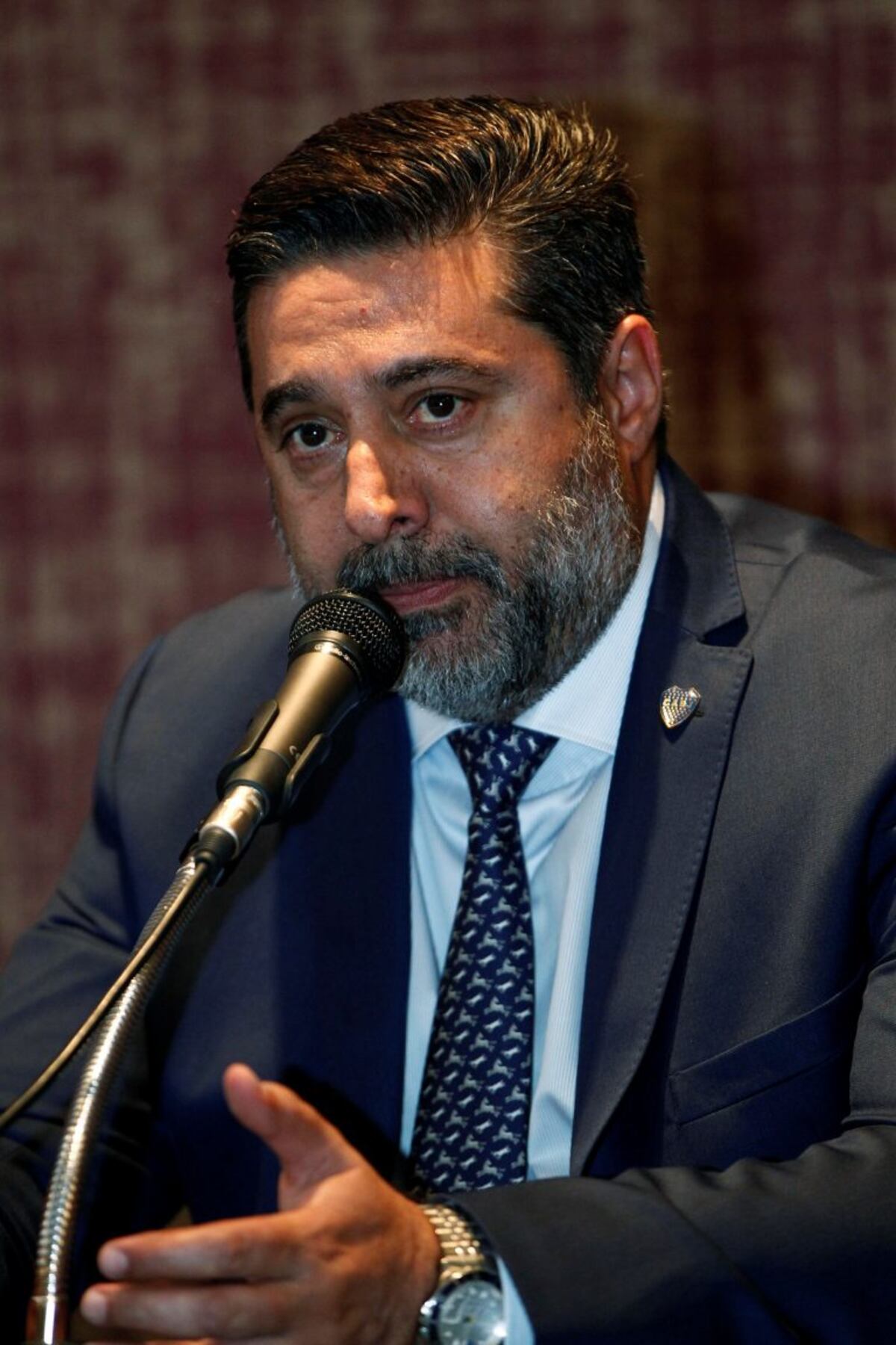 MON301\u002E MONTEVIDEO (URUGUAY), 06/12/2016\u002E- El presidente del Club Atlético Boca Juniors de Argentina, Daniel Angelici, habla hoy, martes 6 de diciembre de 2016, durante la Asamblea General de la Liga Sudamericana de Clubes de Fútbol, que se desarrolla en Montevideo (Uruguay)\u002E EFE/Raúl Martínez\u002E montevideo uruguay daniel angelici presidente del club boca juniors futbol conferencia de prensa