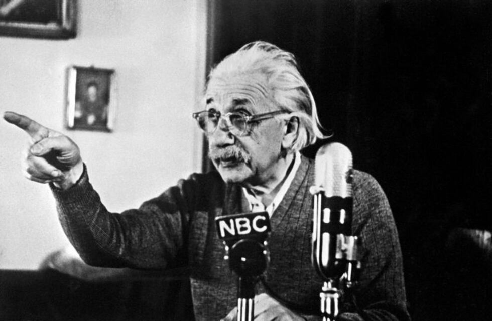 Se subasta la carta en la que Albert Einstein niega la existencia de Dios