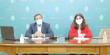 Quedan prohibidas las reuniones familiares y los bares por 15 días