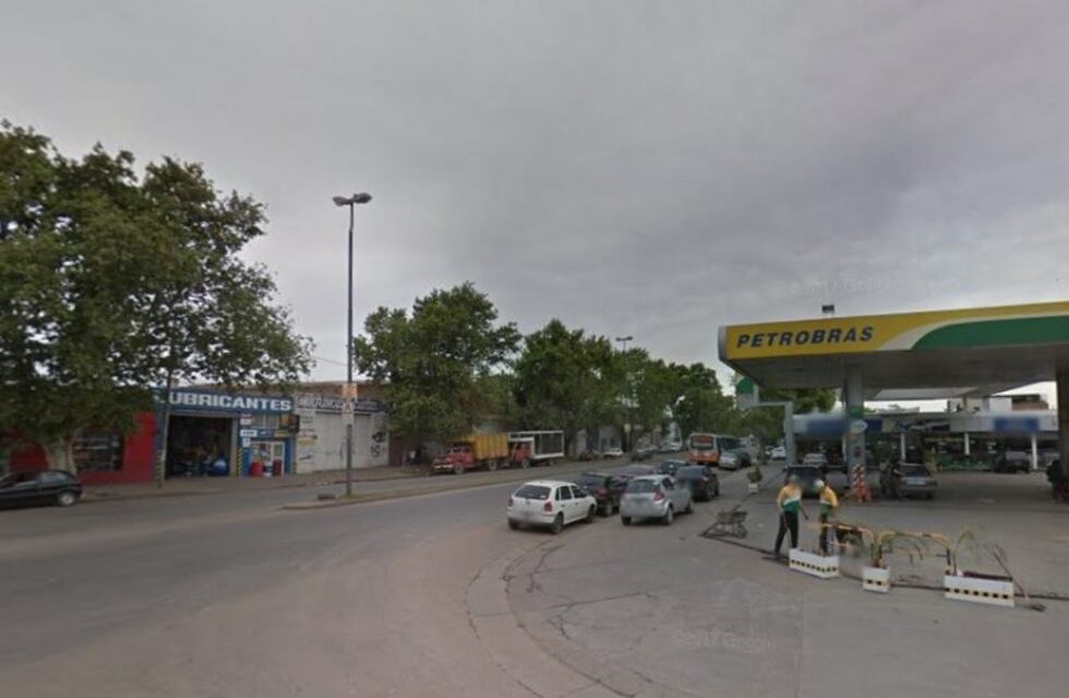 Una banda armada se llevó dinero y cheques luego de asaltar una distribuidora