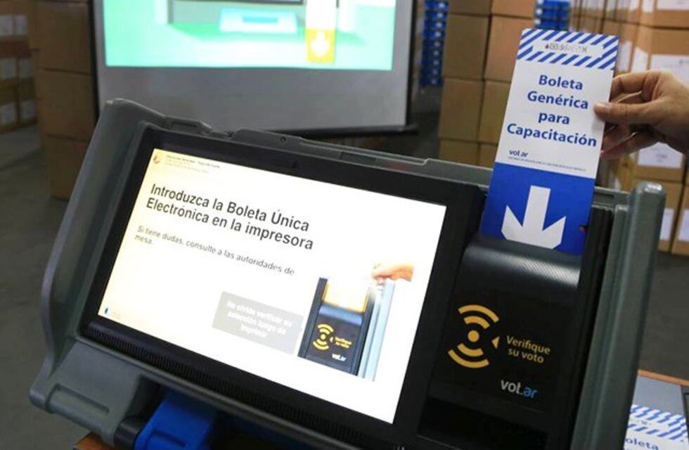 Consideran "un disparate" que los municipios tomen créditos para costear el voto electrónico
